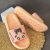 Шльопанці жіночі персикові з аплікацією Loomy